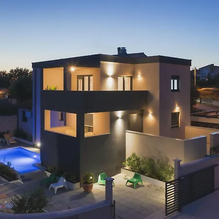 Noemi 1 By Interhome