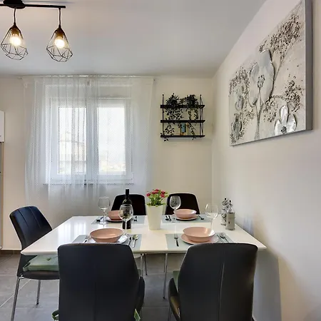 Noemi 1 By Interhome *