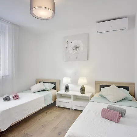 Noemi 1 By Interhome *